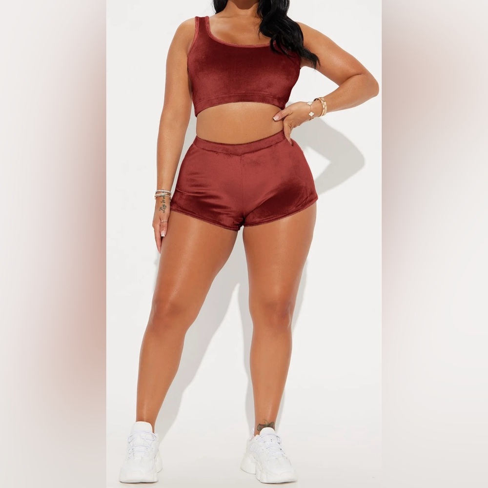 2 piece Velour pajama short set Chocolate Brown Size L NWT